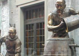 北京雕塑公司：公園不銹鋼雕塑多久養護一次比較合適